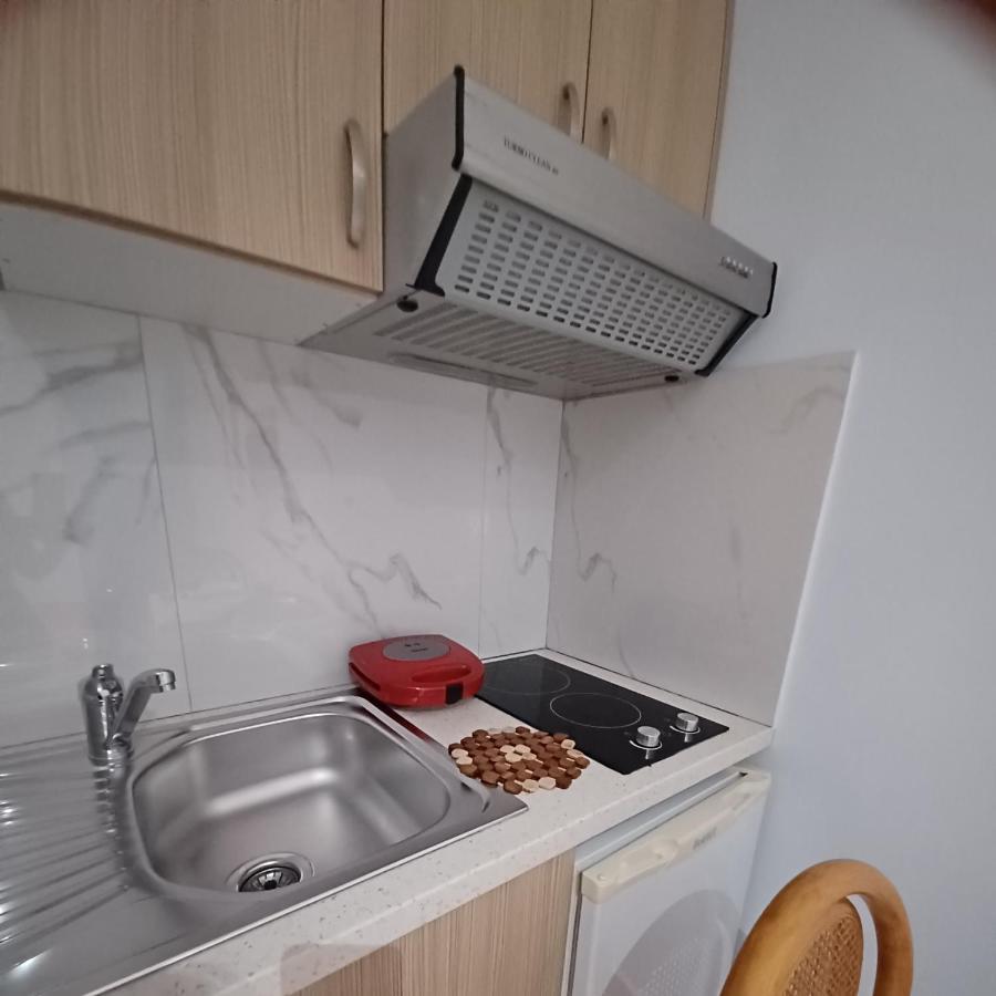Arileo Hotel Himare Room photo