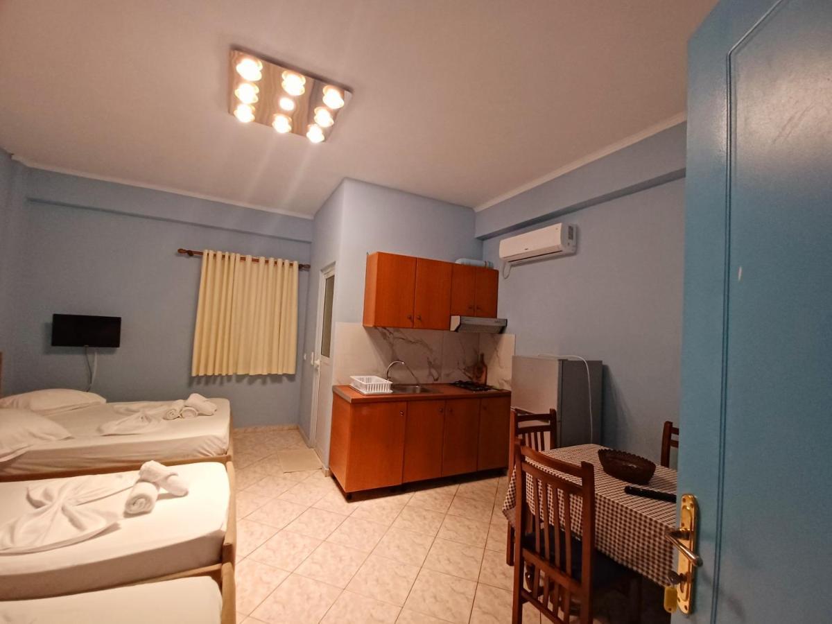 Arileo Hotel Himare Exterior photo