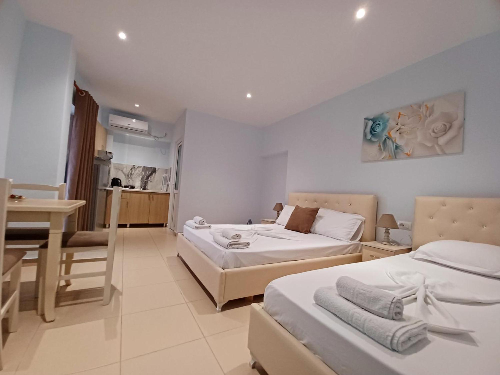 Arileo Hotel Himare Exterior photo