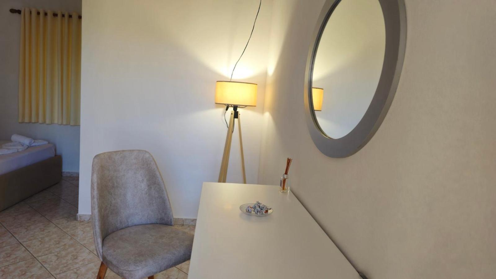 Arileo Hotel Himare Room photo