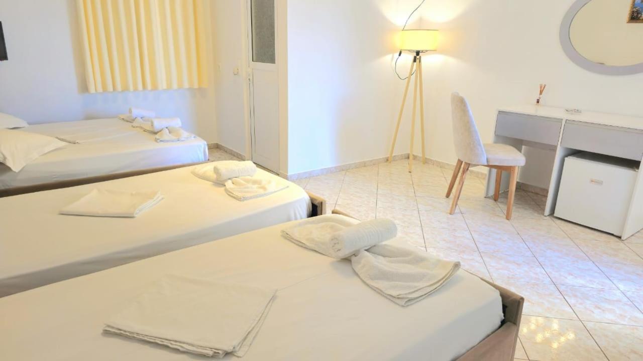 Arileo Hotel Himare Exterior photo