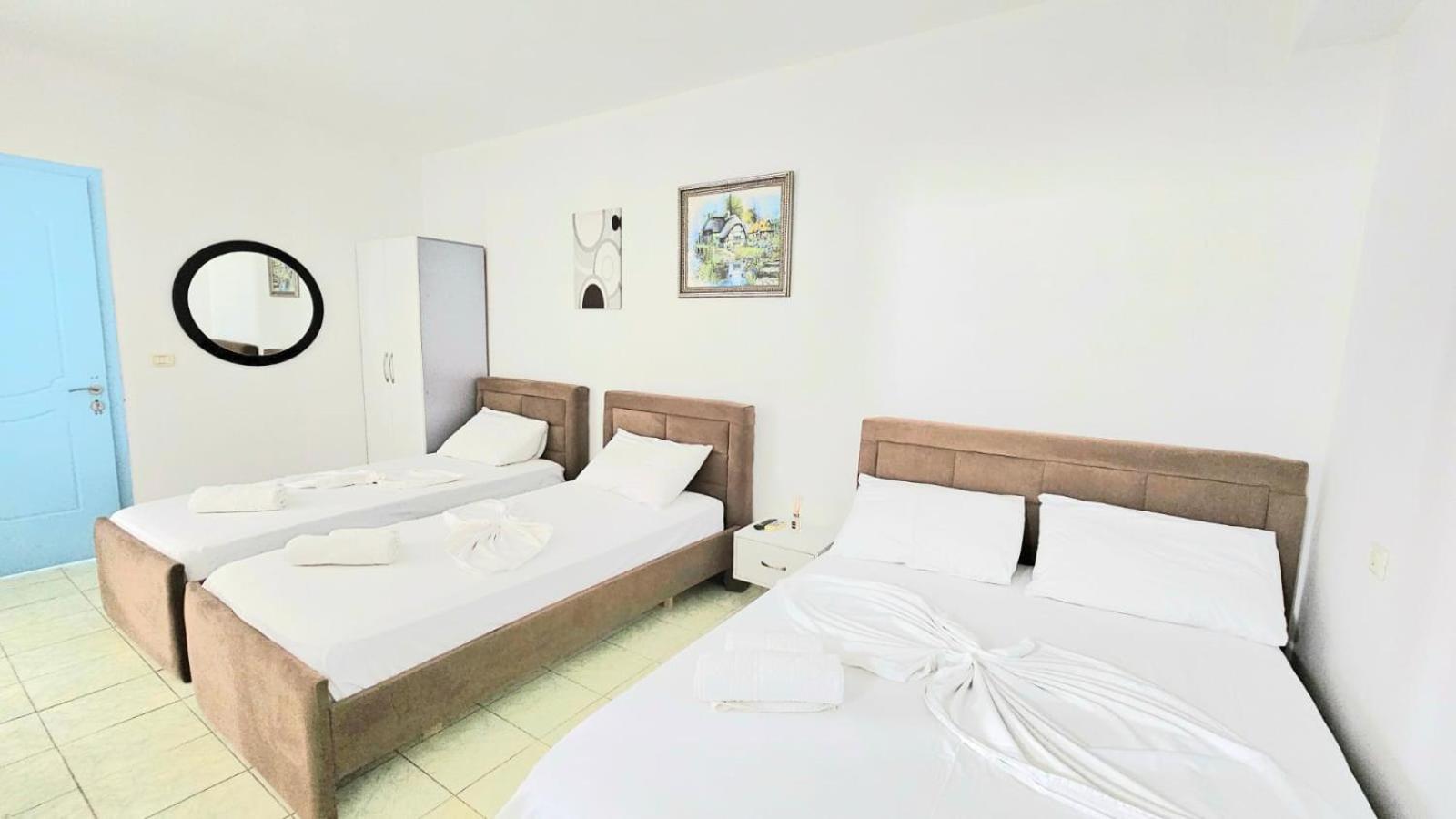 Arileo Hotel Himare Exterior photo
