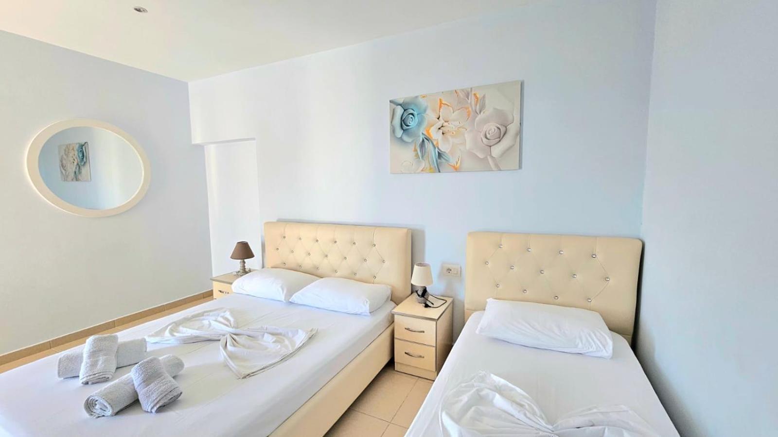 Arileo Hotel Himare Exterior photo