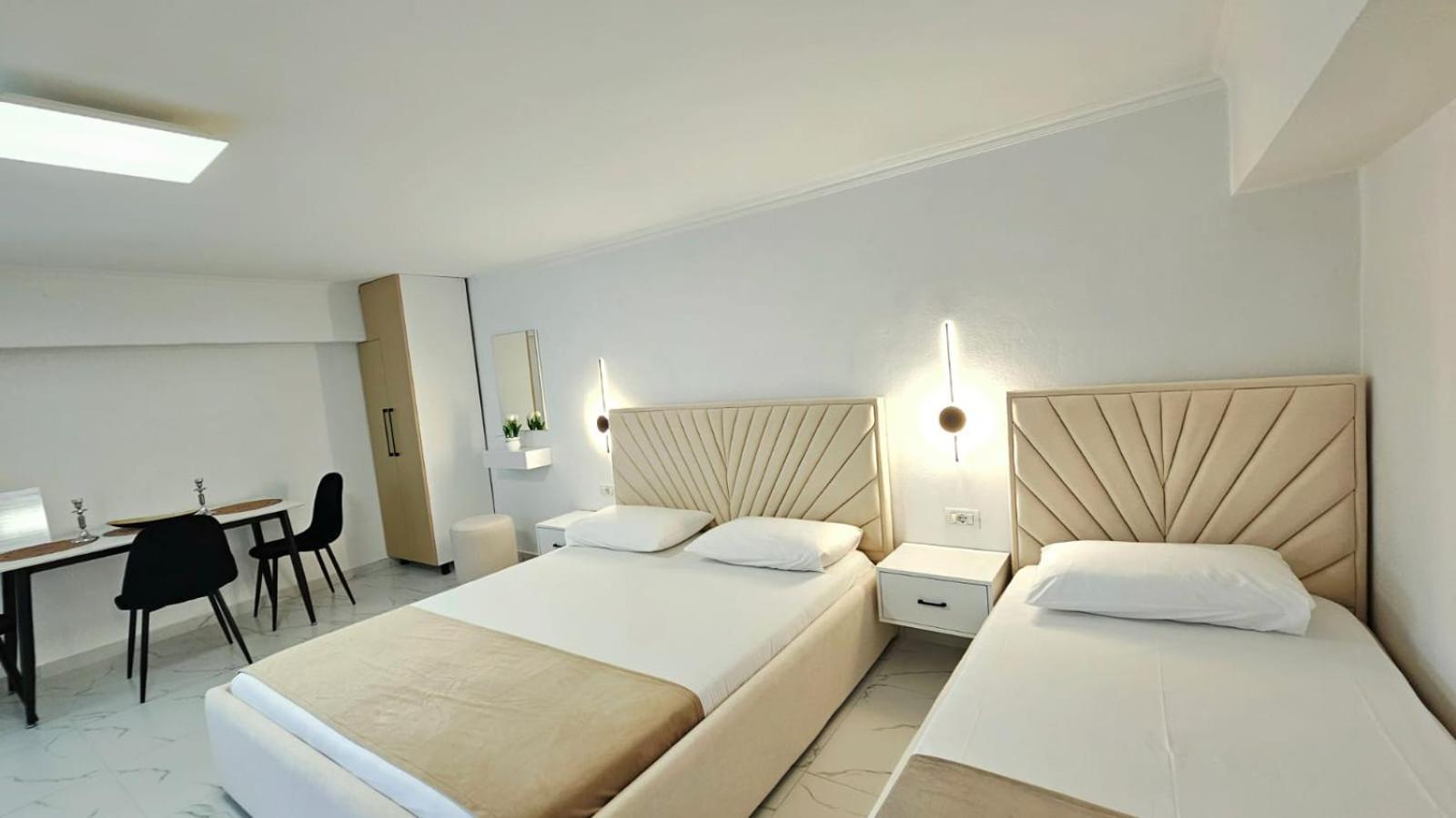 Arileo Hotel Himare Exterior photo