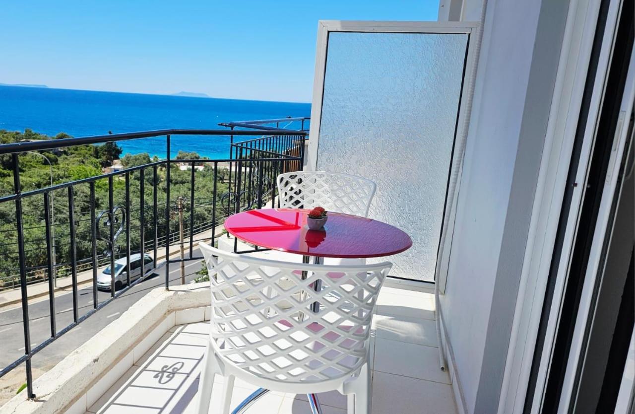 Arileo Hotel Himare Exterior photo